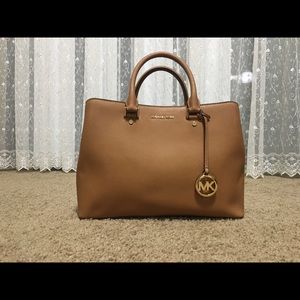 Michael kors women bag